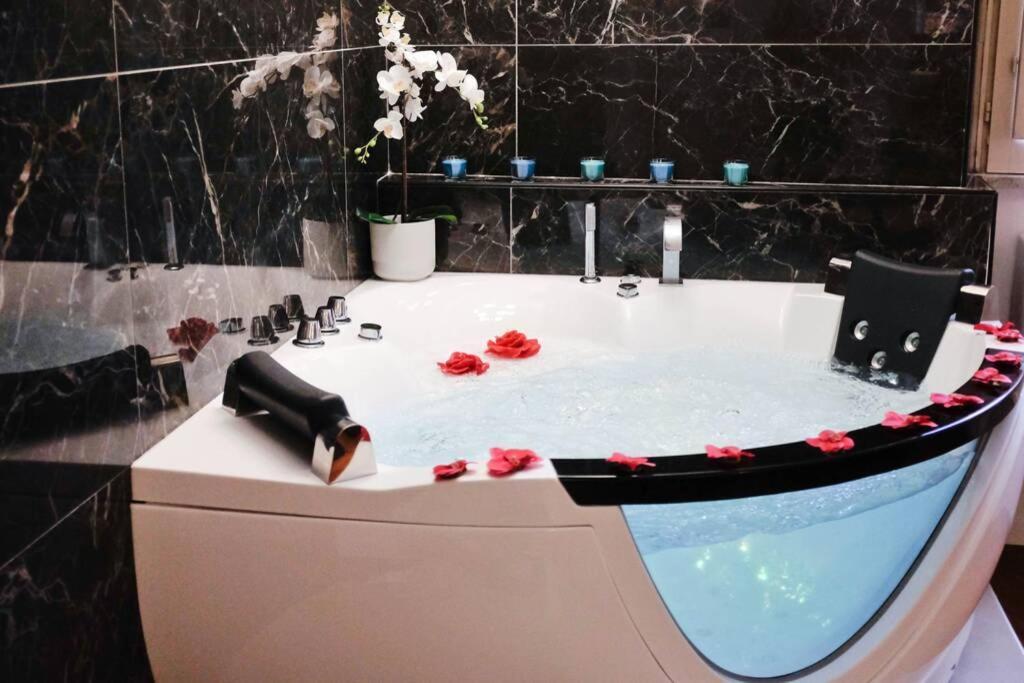 Pantheon Amazing Jacuzzi Suite - Top Collection Rome Exterior photo