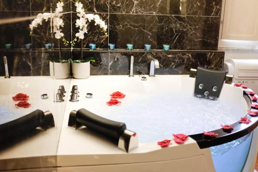 Pantheon Amazing Jacuzzi Suite - Top Collection Rome Exterior photo