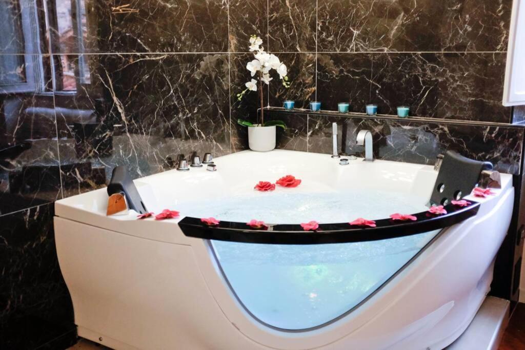 Pantheon Amazing Jacuzzi Suite - Top Collection Rome Exterior photo