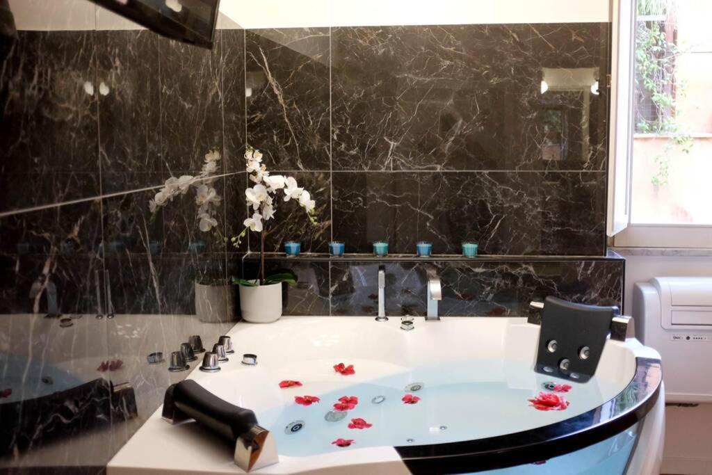 Pantheon Amazing Jacuzzi Suite - Top Collection Rome Exterior photo